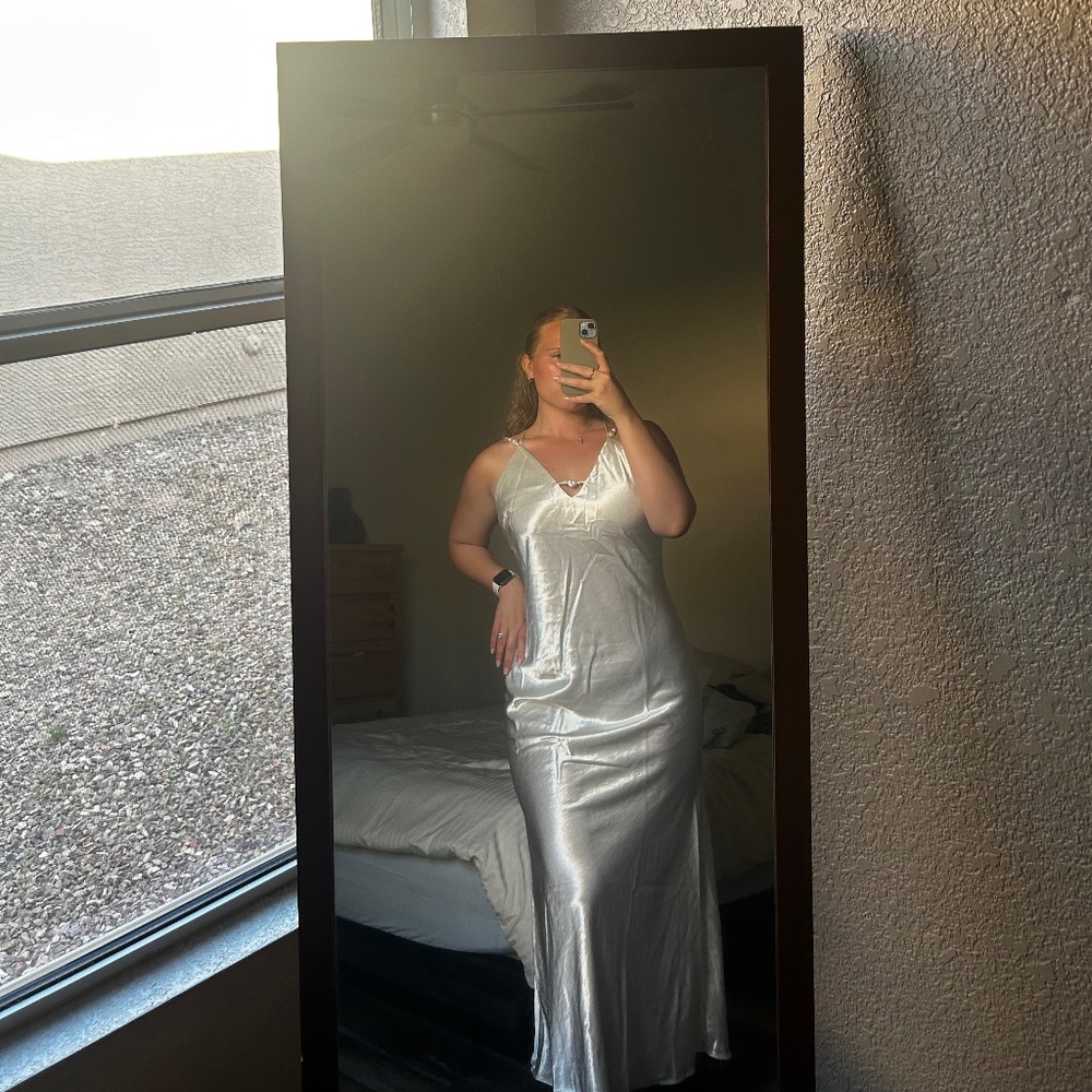 Satin pearl maxi dress- cream/ Apricot